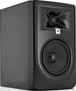 JBL LSR305P MKII front