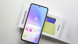Samsung Galaxy A54 5G, изглед отпред и отзад