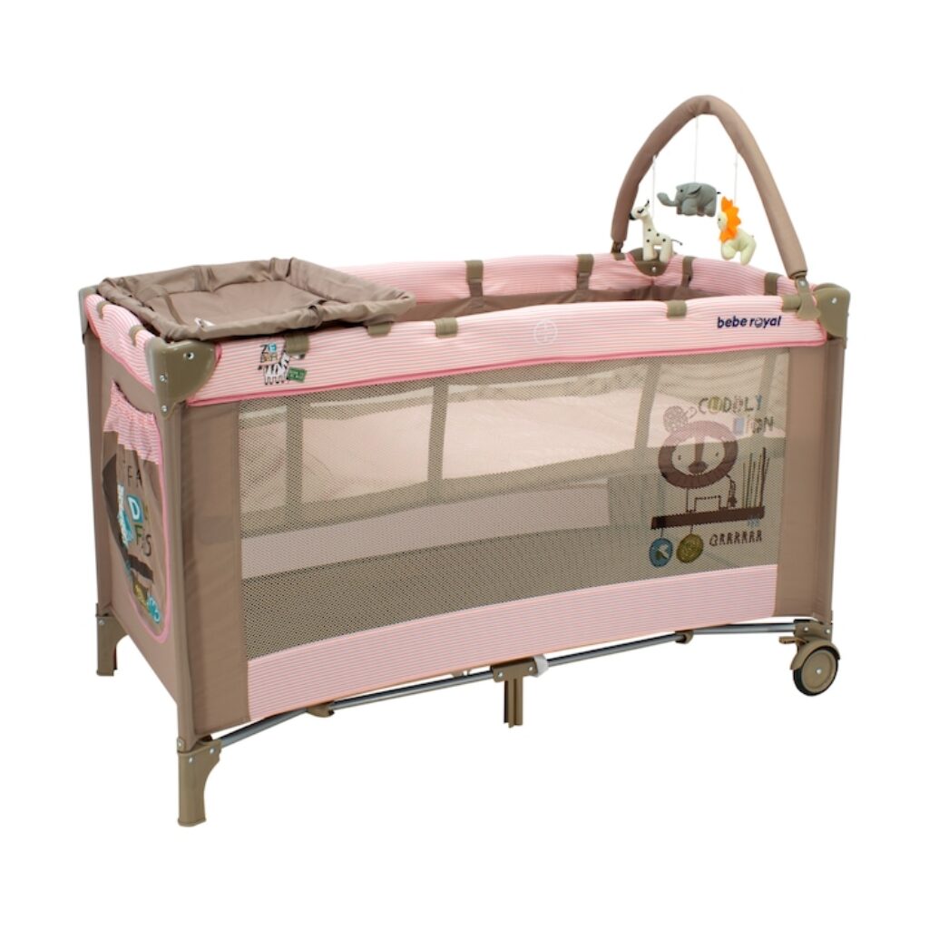 Bebe Royal Pink 202/03: С аксесоари за момиче