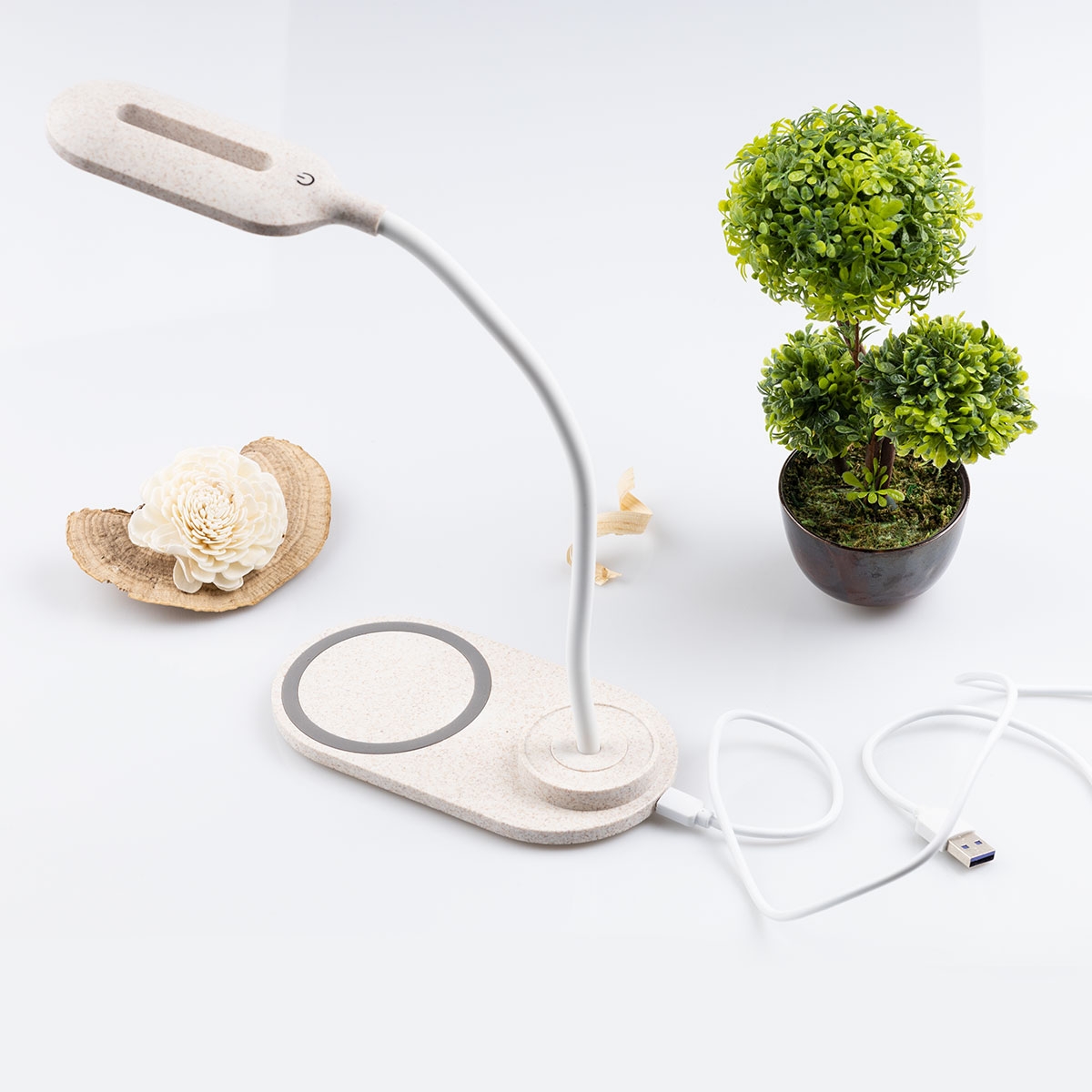 Led лампа-безжично зарядно 2в1 от пшеничнa сламa