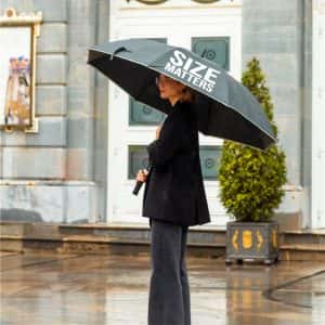 Голям Чадър за Дъжд – Size Matters