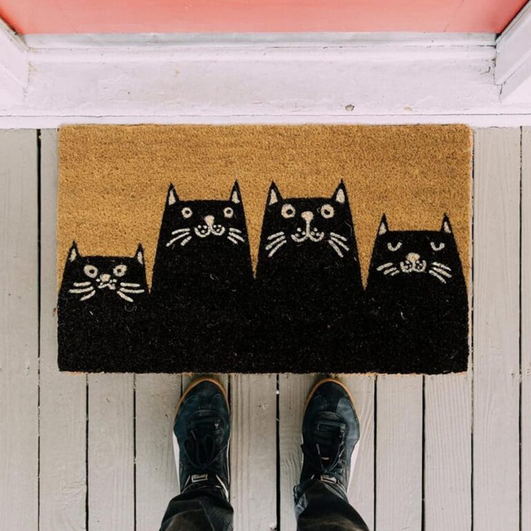 Изтривалка за Врата – Котки