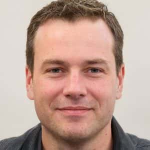 Никола Ангелов