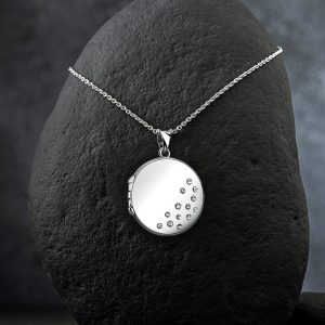 Кръгло колие с кристали и снимка