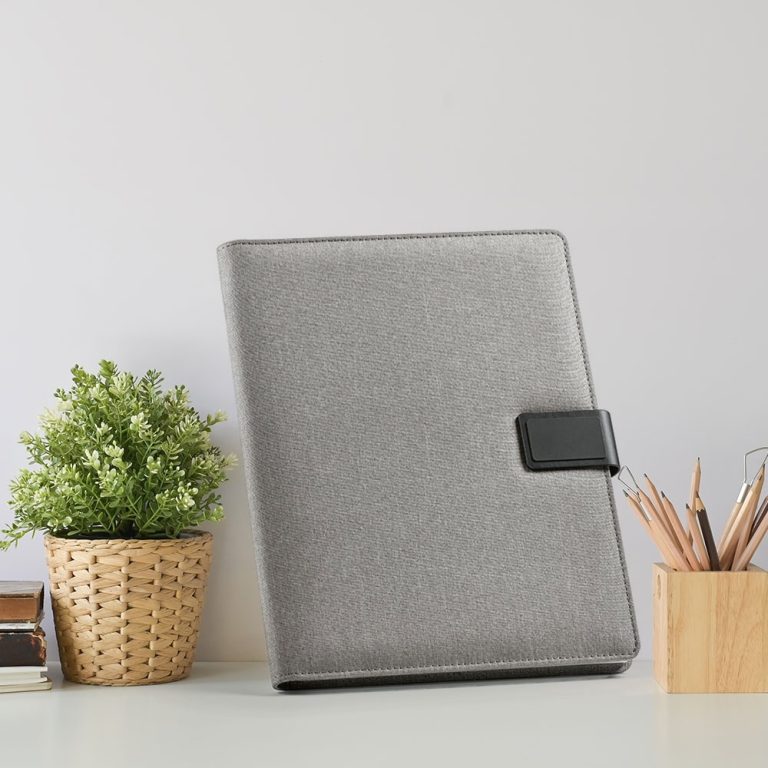 Папка Tolstoy A4 от рециклиран полиестер с тефтер