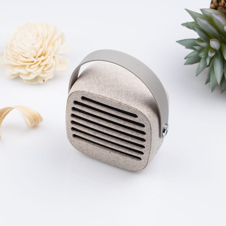 Преносим високоговорител от пшенична слама