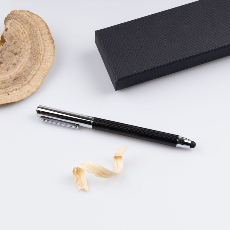 Луксозен ролер с метални и въглеродни влакна