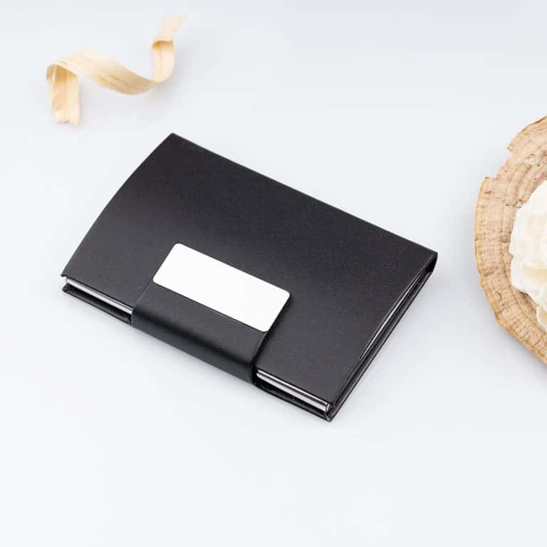 Луксозен визитник с метал и кожа