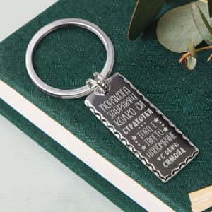 Сребрист ключодържател с надпис – Ти си страхотен