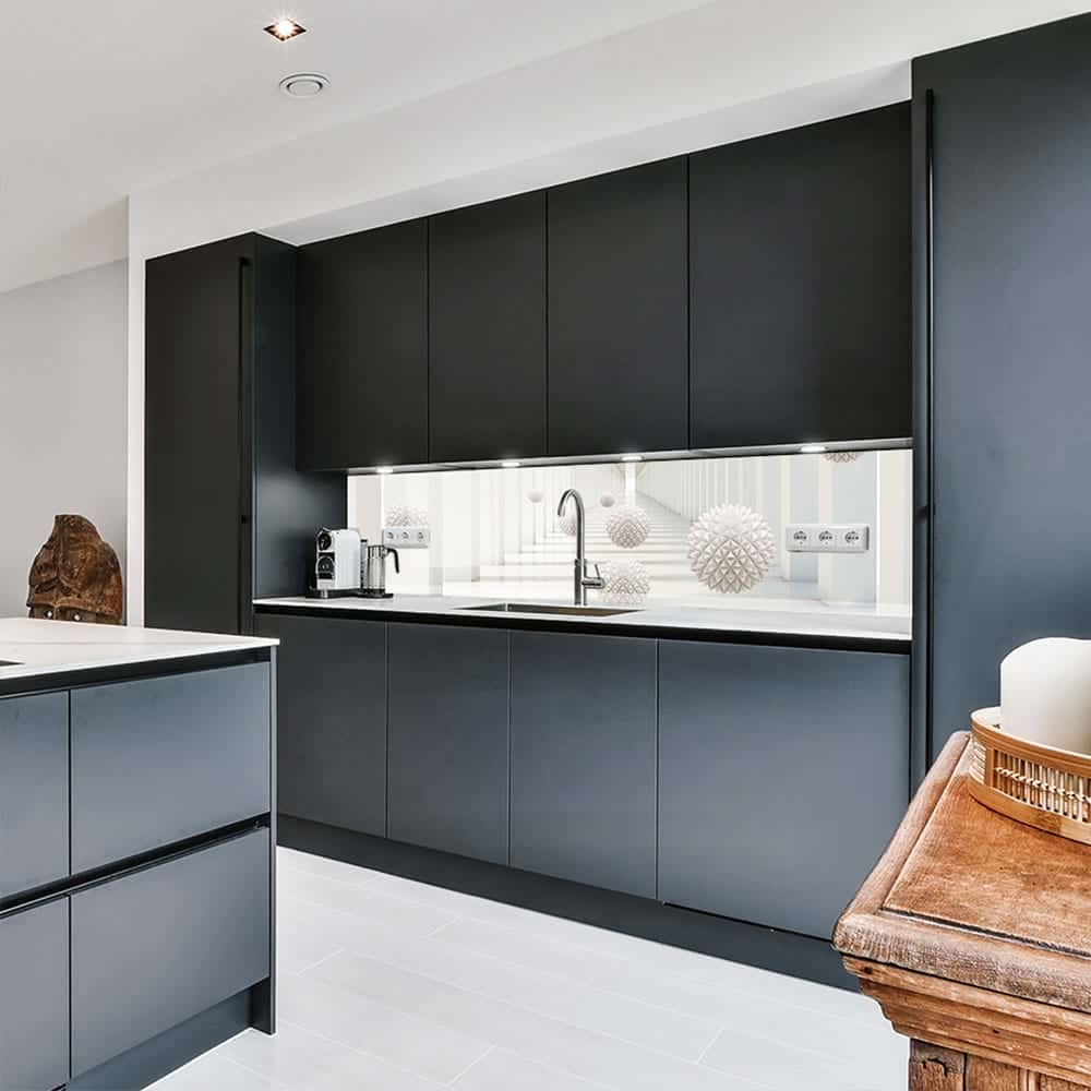 Гръб за кухня – Бели триизмерни сфери