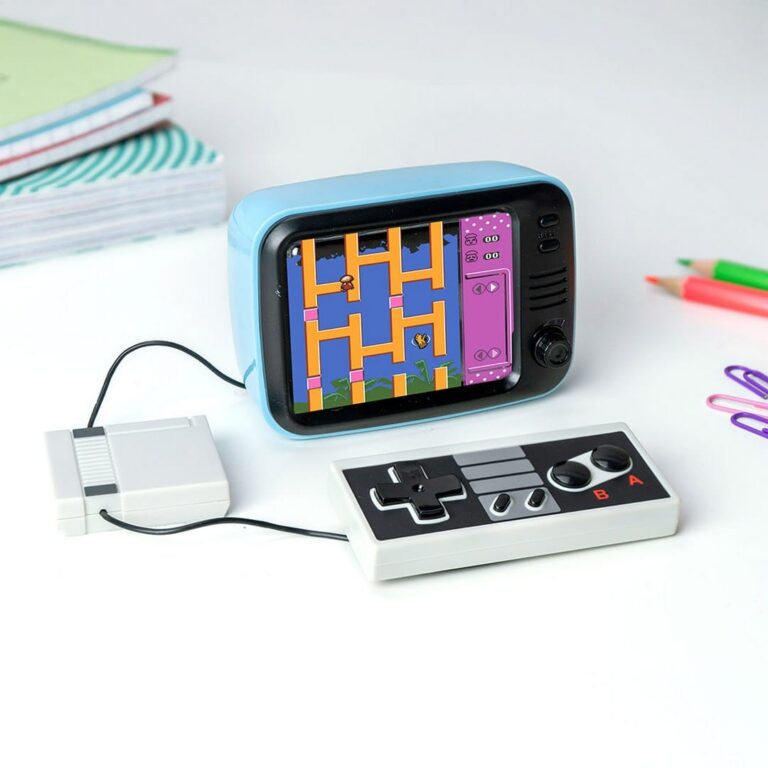 Ретро Игра с Мини Телевизор